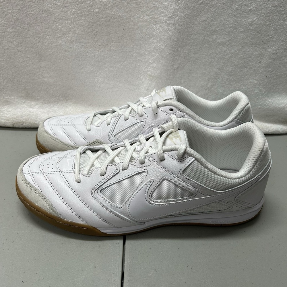 Nike Mens Size 11 White/Gum Gato Indoor Soccer Shoes